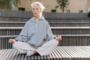 Дзен-медитація: базові практики для початківців фото